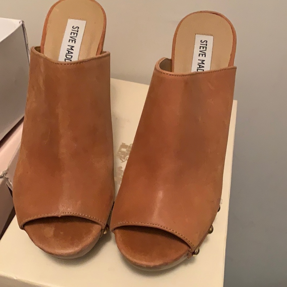 Tan Steven Madden Clogs